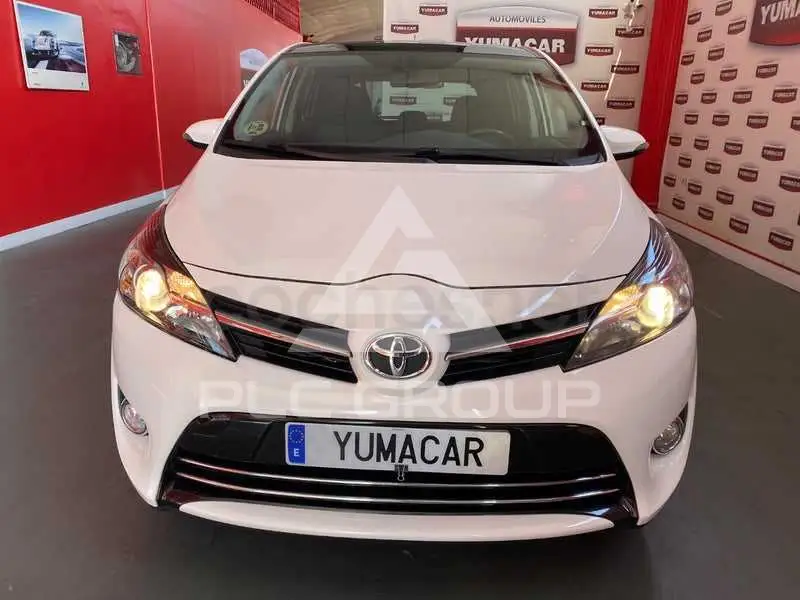 2015 Toyota VERSO