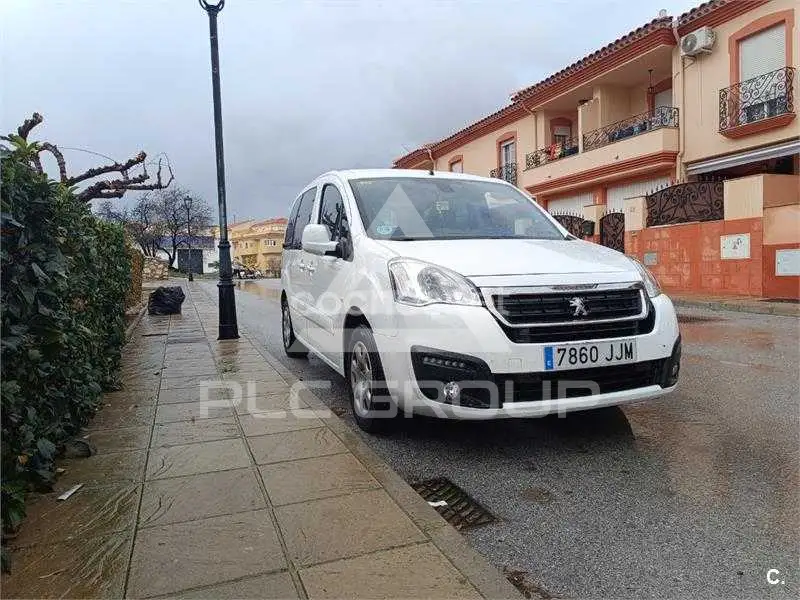 2015 Peugeot Partner