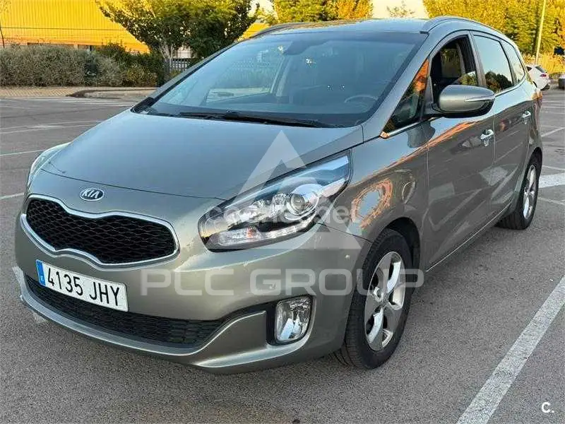 2015 KIA Carens