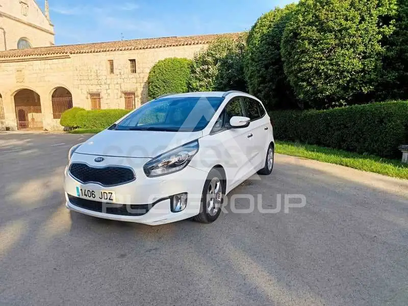 2015 KIA Carens