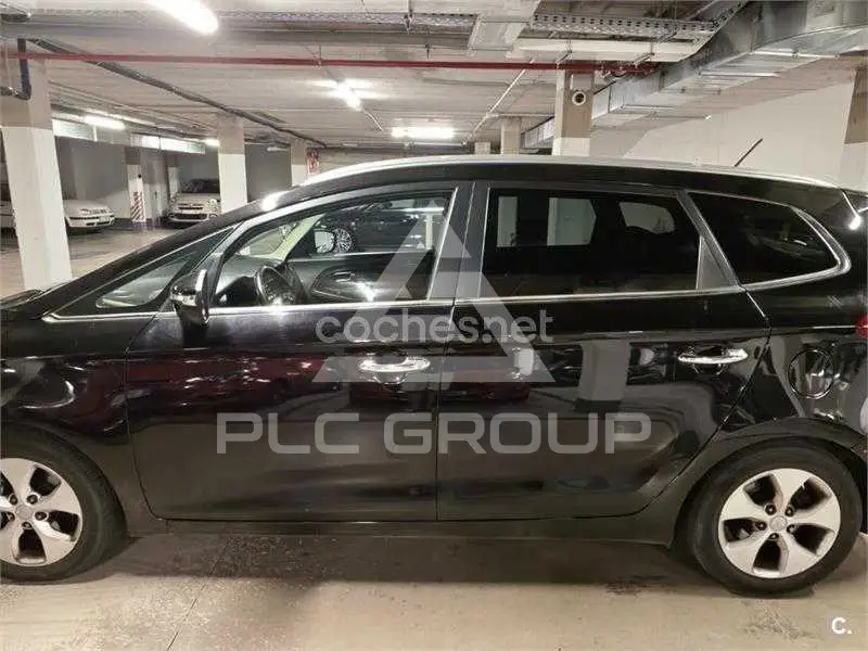 2015 KIA Carens
