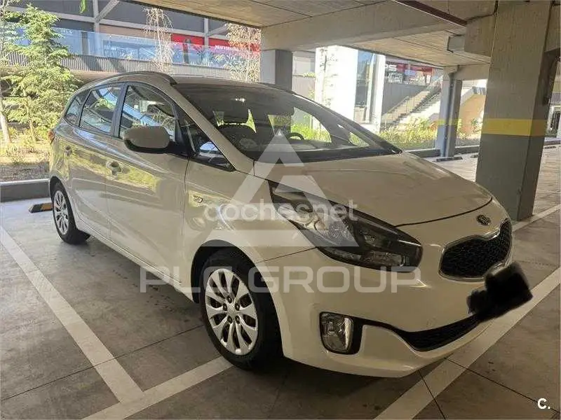 2015 KIA Carens