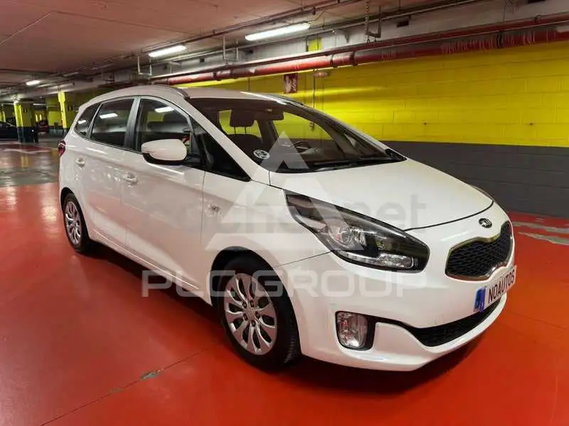 2015 KIA Carens