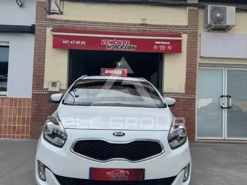 2015 KIA Carens