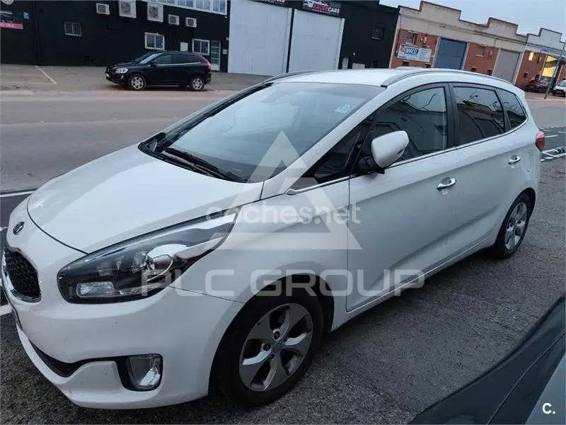 2015 KIA Carens