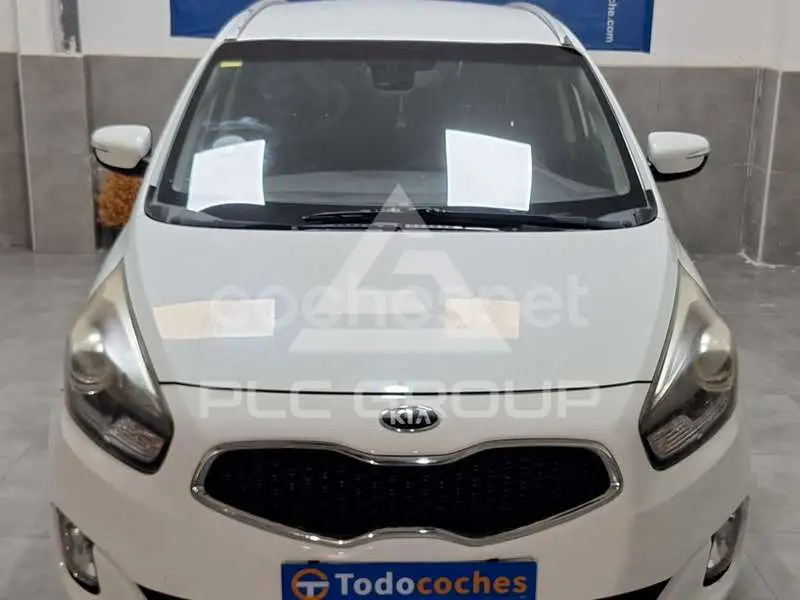 2015 KIA Carens