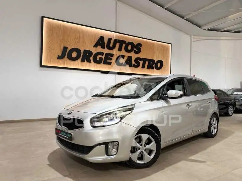 2015 KIA Carens