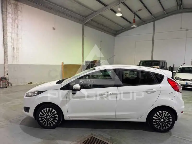 2015 Ford FIESTA
