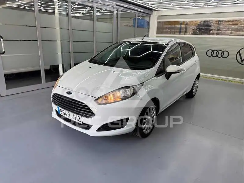2015 Ford FIESTA