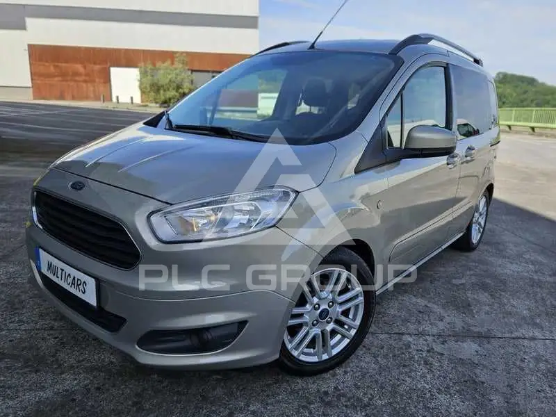 2015 Ford Tourneo