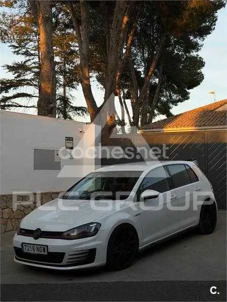 2015 Volkswagen GOLF