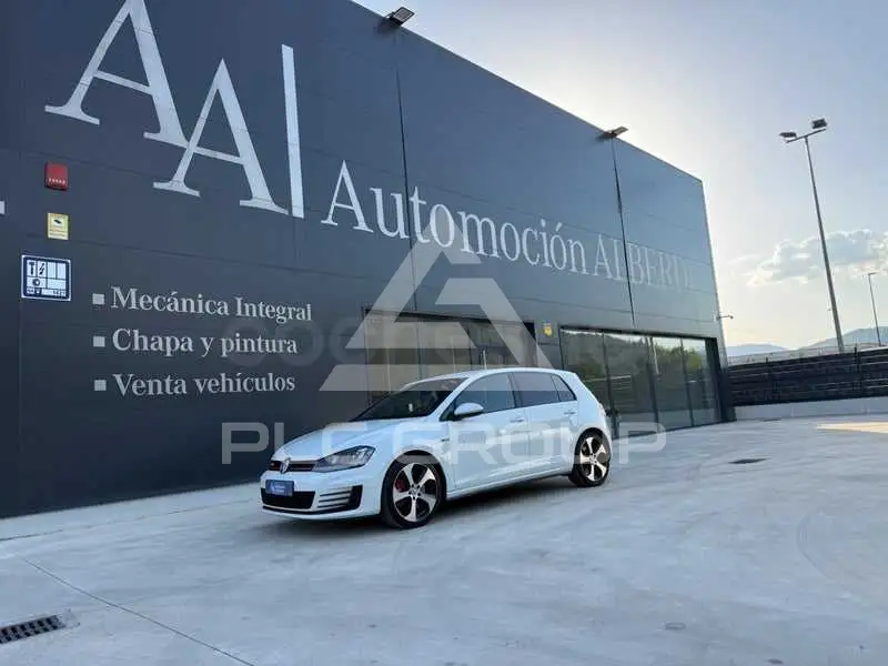 2015 Volkswagen GOLF
