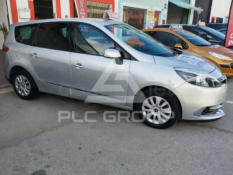 2015 Renault Grand Scenic
