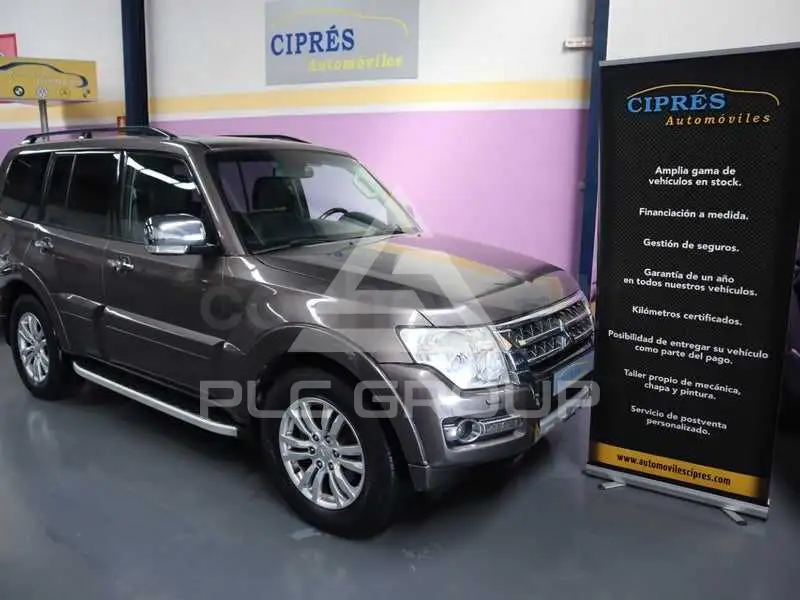 2016 Mitsubishi MONTERO