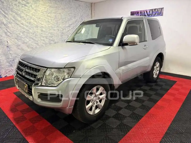2016 Mitsubishi MONTERO