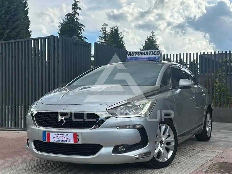 2016 DS DS5