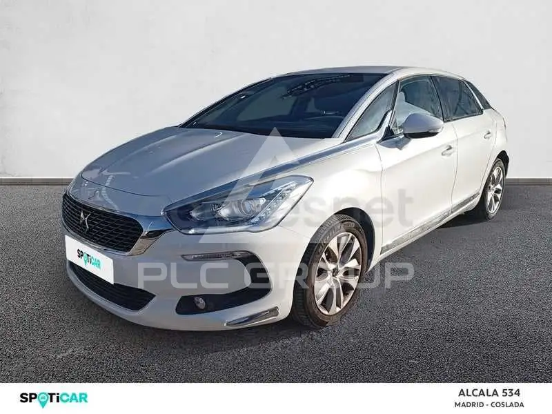 2016 DS DS5