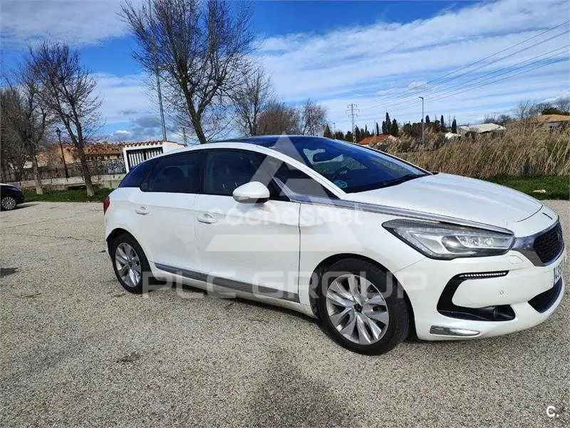 2016 DS DS5