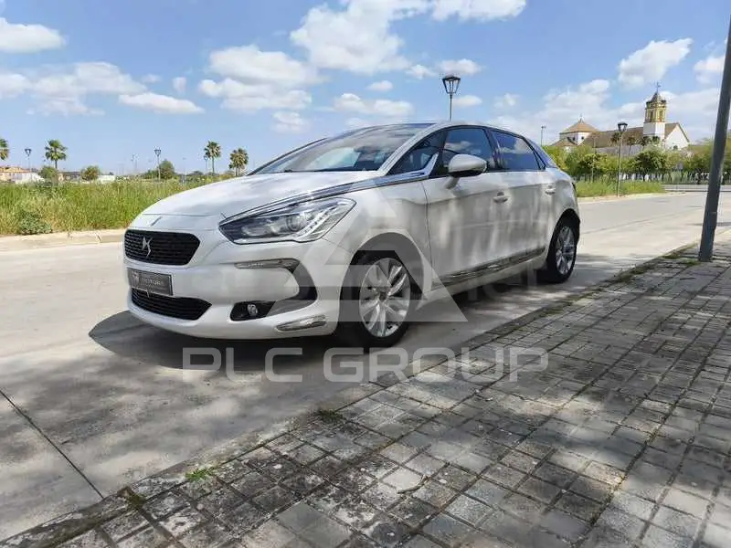 2016 DS DS5