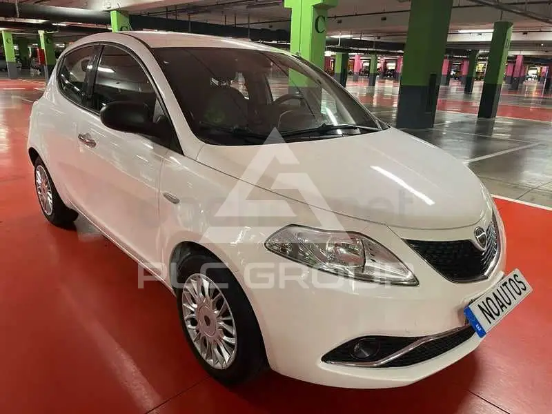 2016 Lancia YPSILON
