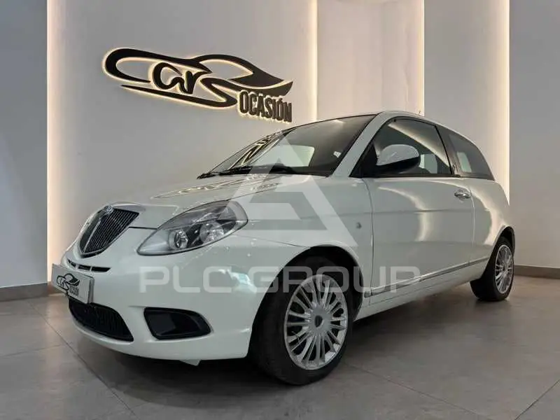 2016 Lancia YPSILON