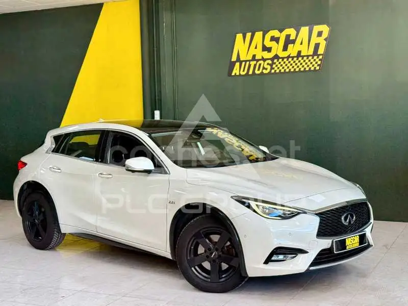2016 Infinity Q30