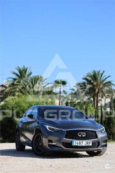 2016 Infinity Q30