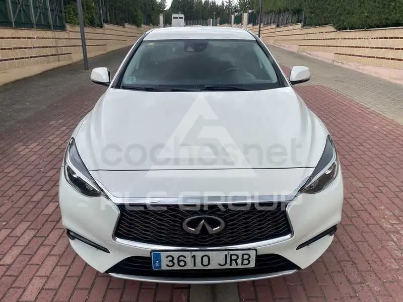 2016 Infinity Q30