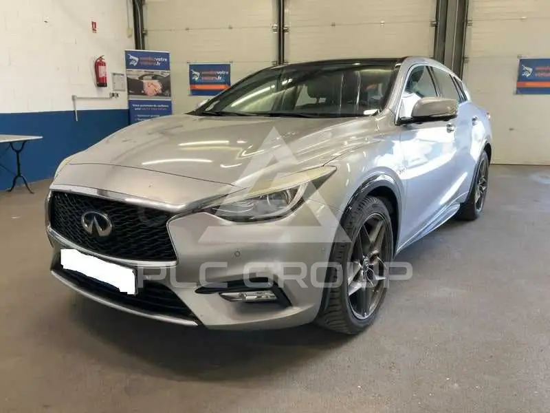 2016 Infinity Q30