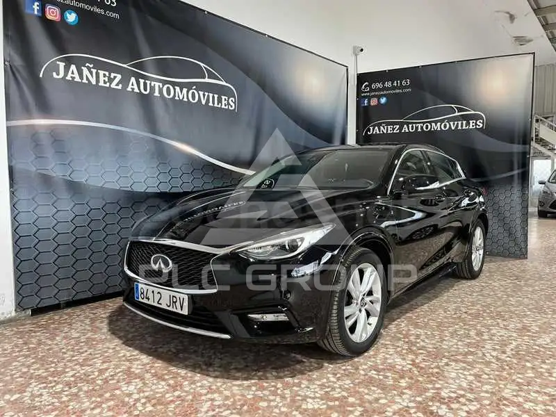 2016 Infinity Q30
