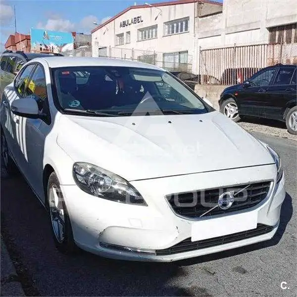 2016 Volvo V40