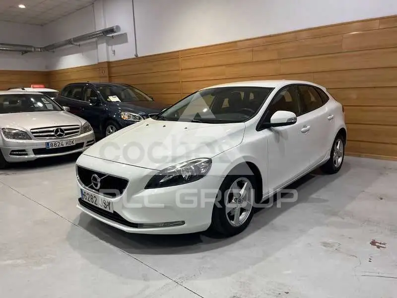 2016 Volvo V40
