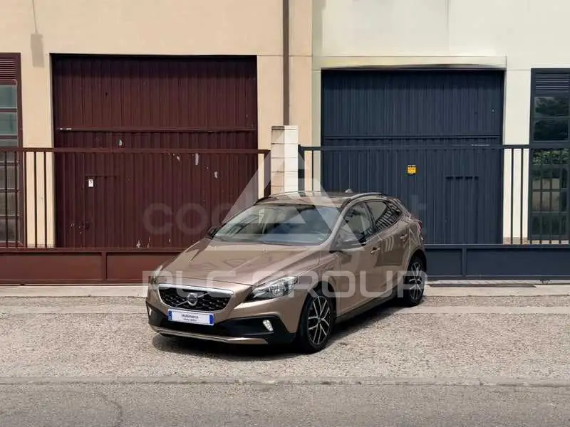 2016 Volvo V40