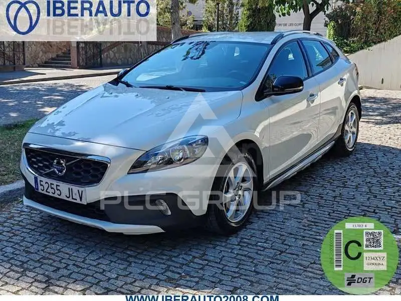 2016 Volvo V40