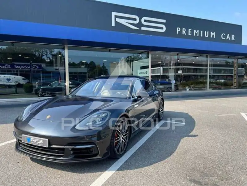 2016 Porsche Panamera
