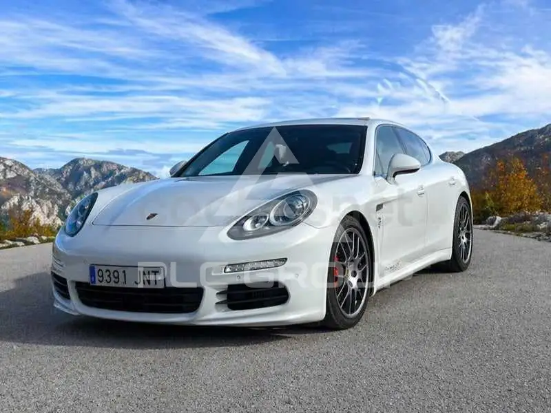 2016 Porsche Panamera