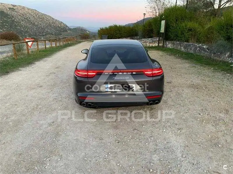 2016 Porsche Panamera