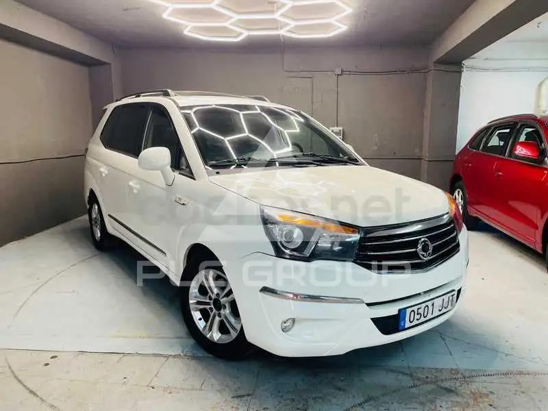 2016 Ssangyong Rodius