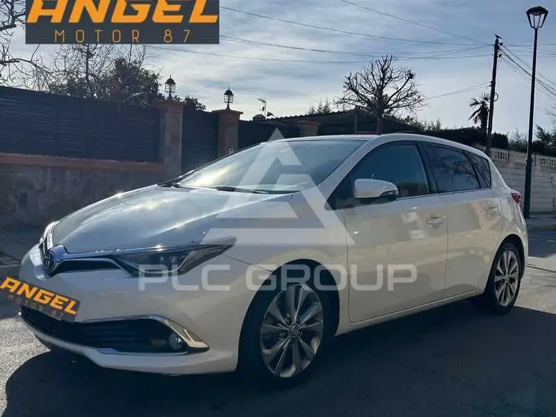 2016 Toyota AURIS
