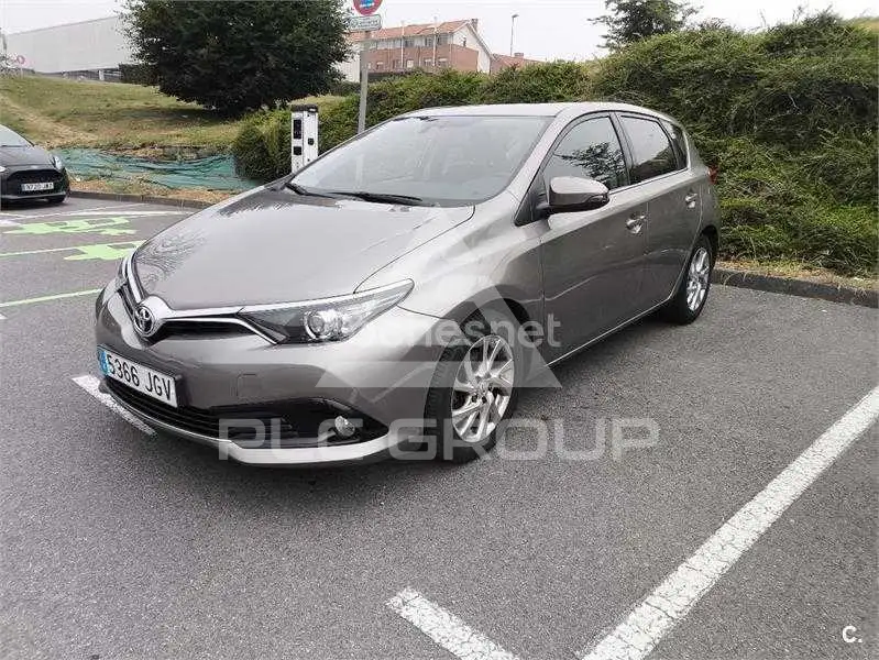 2016 Toyota AURIS