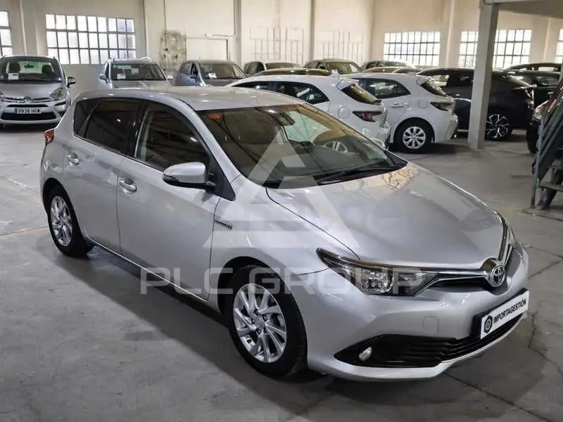 2016 Toyota AURIS