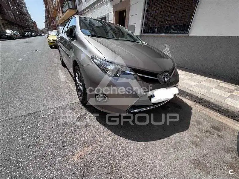 2016 Toyota AURIS