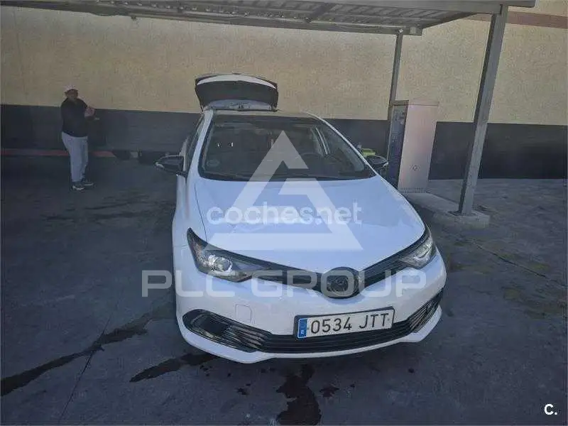 2016 Toyota AURIS