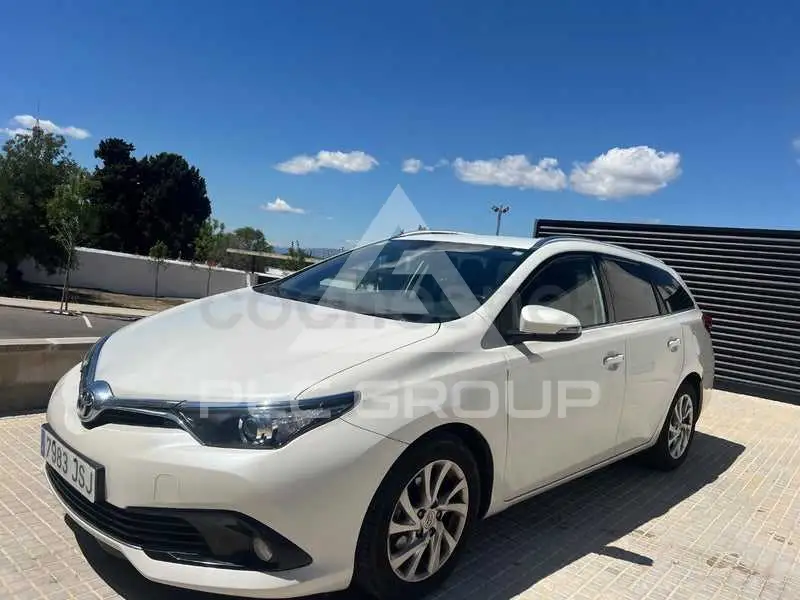 2016 Toyota AURIS