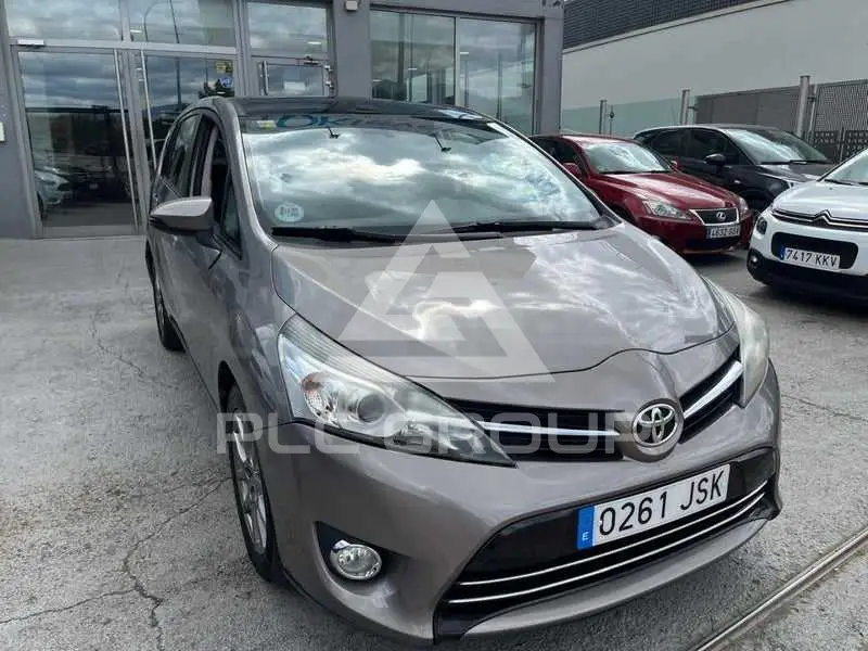 2016 Toyota VERSO