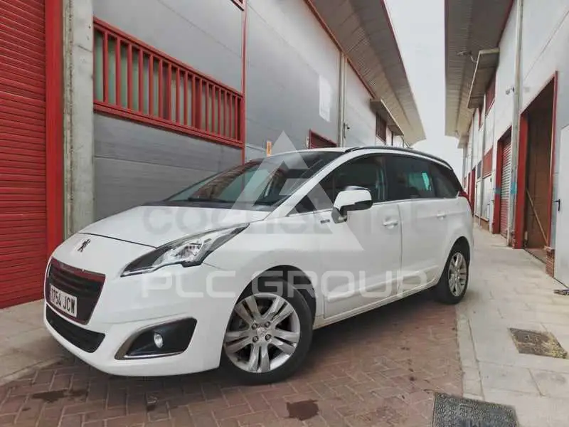2016 Peugeot 5008