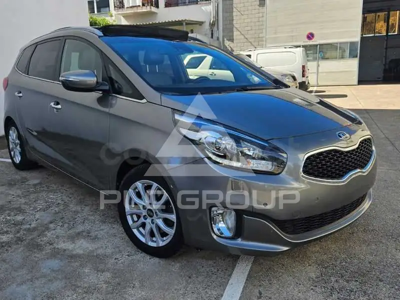 2016 KIA Carens