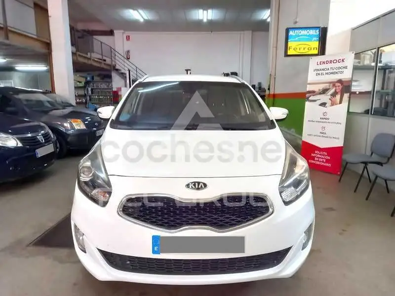 2016 KIA Carens