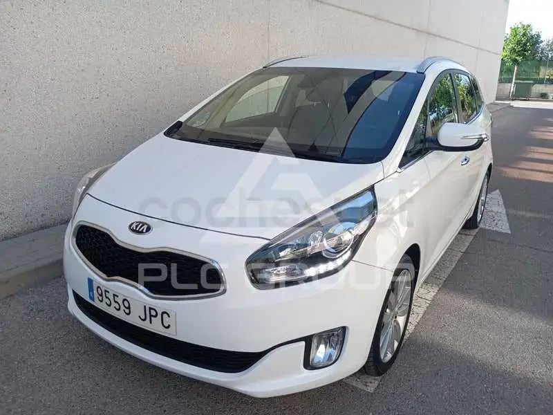 2016 KIA Carens