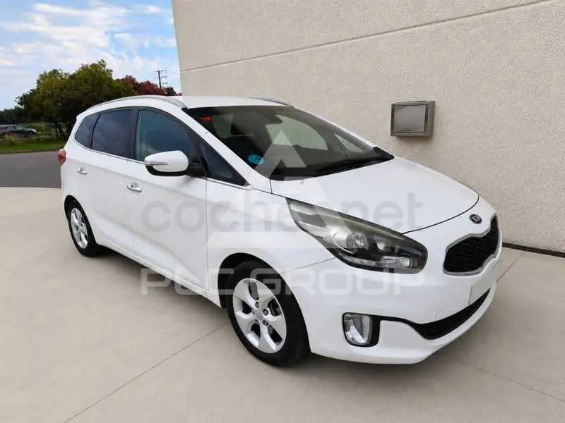 2016 KIA Carens